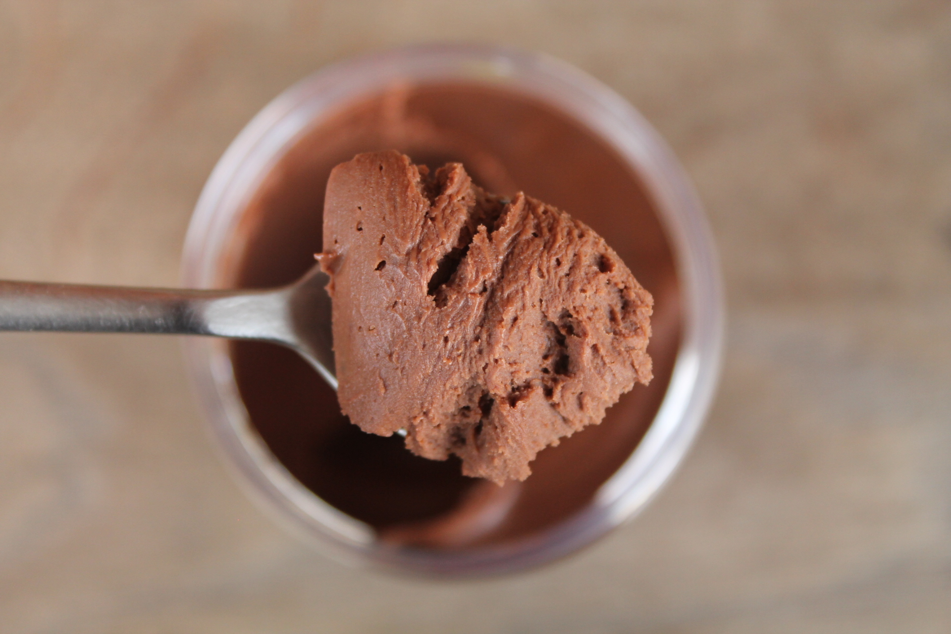 SHOUKA - Pâte à tartiner chocolat noir et noisettes cuillère