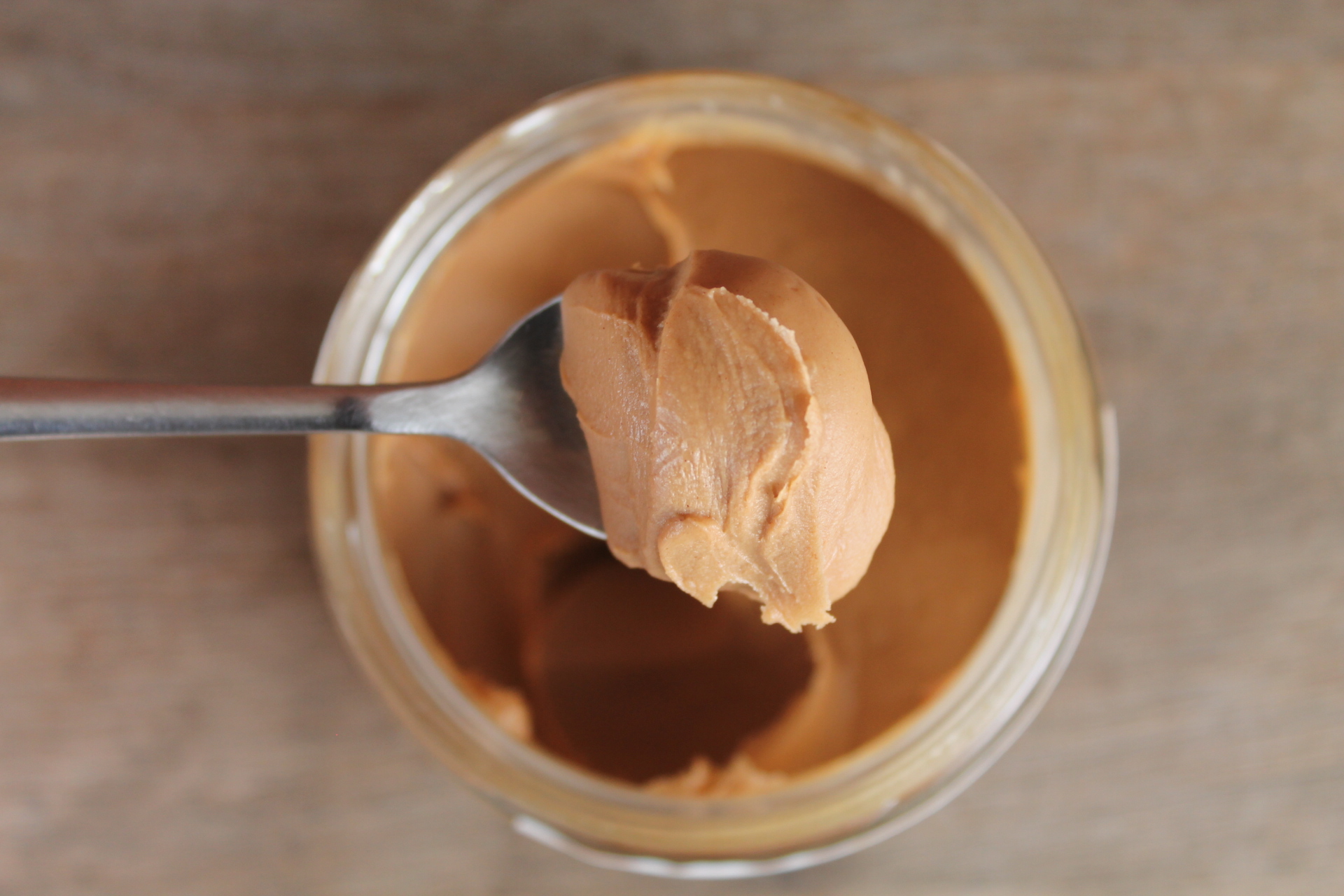 LA CHOCOLATIERE - Pâte à tartiner artisanale saveur noisette cuillère