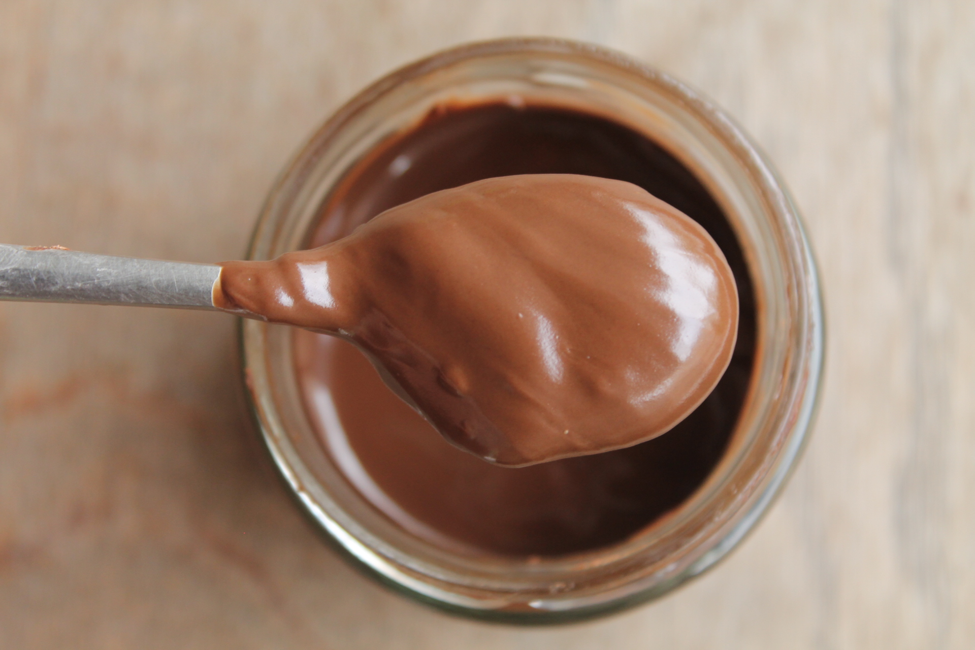 CASTANEAS - Pâte à tartiner noisettes-cacao cuillère