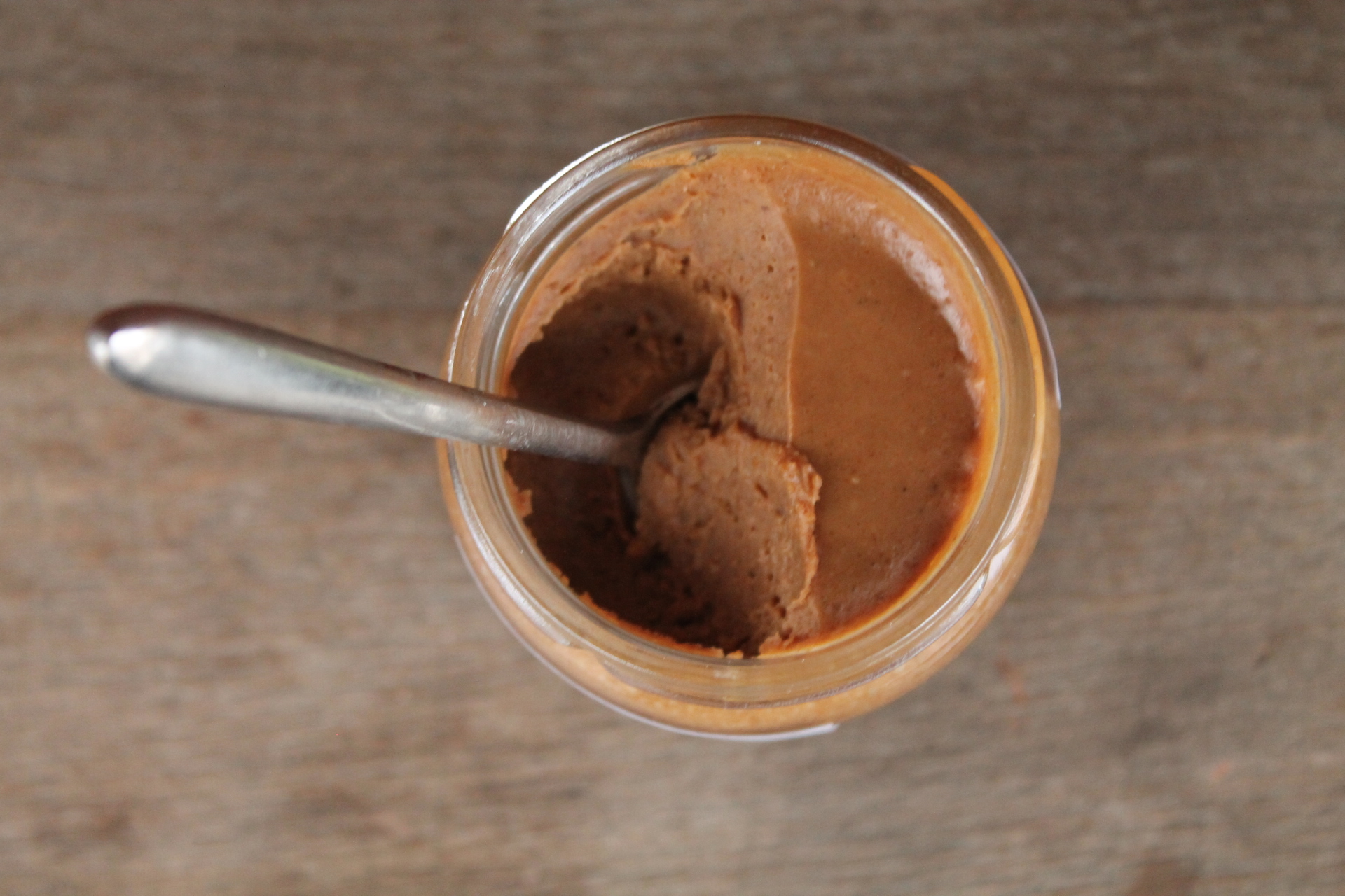 MONKA CHOCOLAT - Pâte à tartiner aux noisettes du Piémont texture 