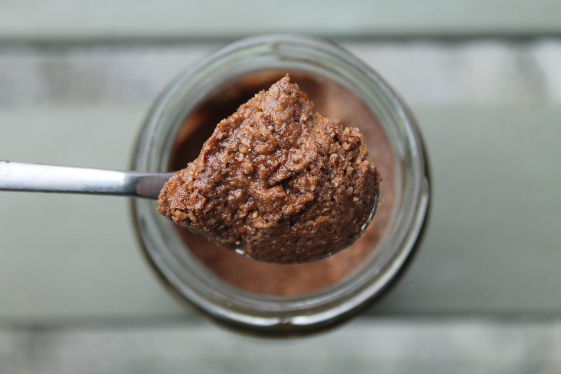 BARRELLE GLACERIE CHOCOLATERIE – Création à tartiner « Grains de noisettes »  cuillère