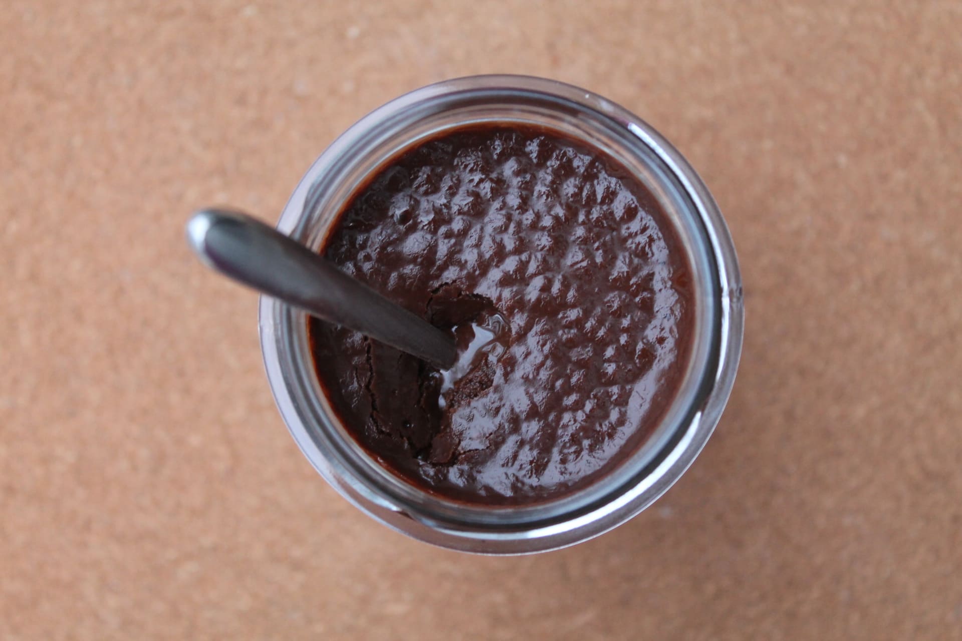 CHOCOLATERIE LAIA – Pâte à tartiner Noir Noisette -Piment d’Espelette texture