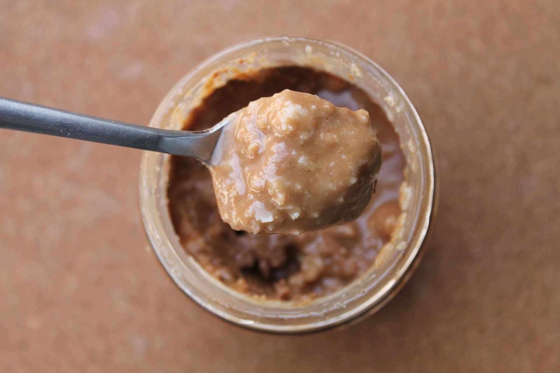 OUSTA PERELLE – Beurre de noisettes chocolat au lait 38 % cuillère