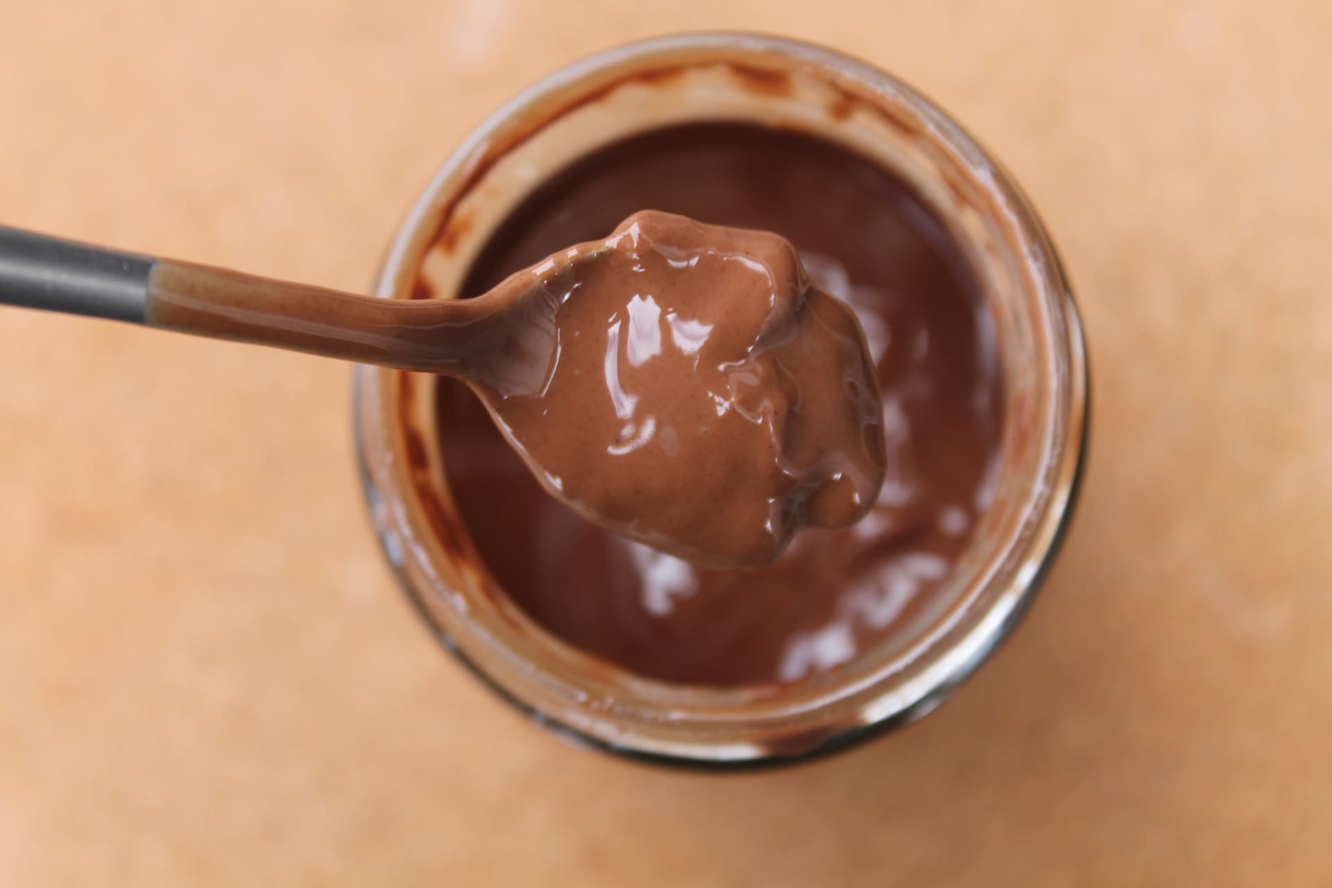 MAISON VERTUEUX – Pâte à tartiner cacao-noisettes 65 % cuillère