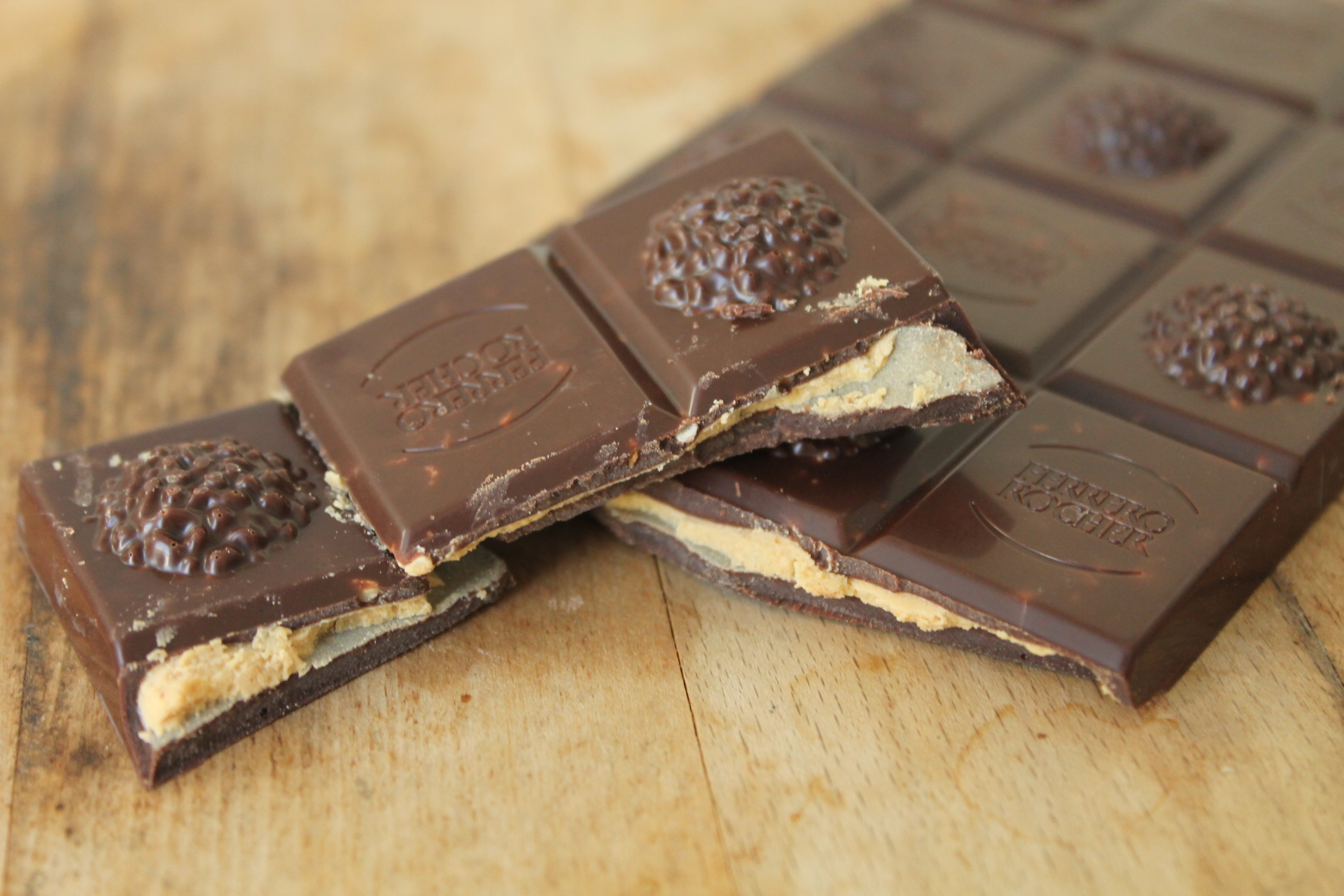 FERRERO - Tablette Rocher Noir Noisette Caramel Fleur de Sel