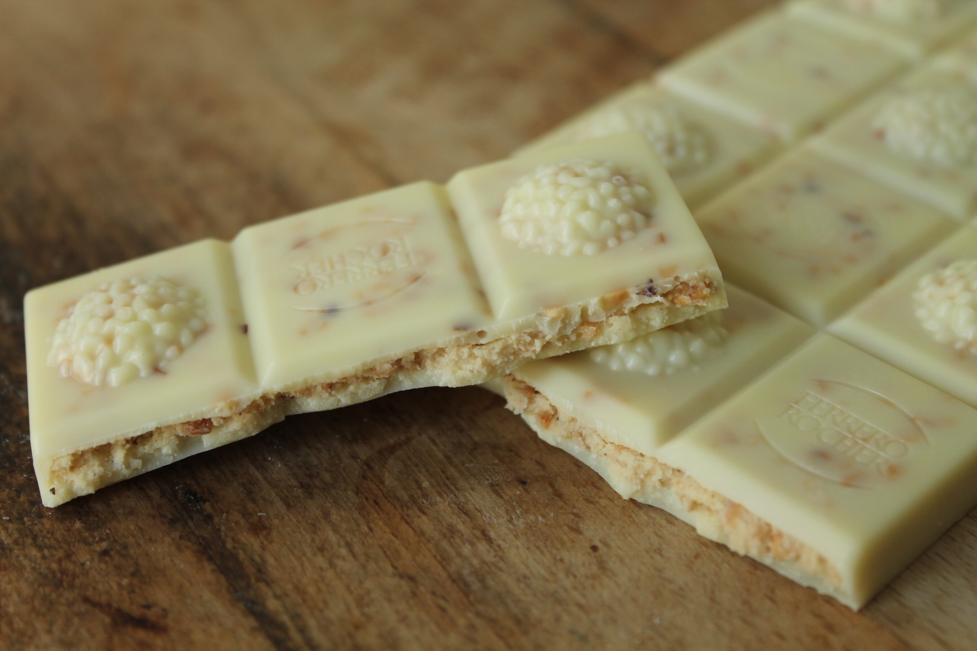 FERRERO - Tablette Rocher Chocolat blanc Noisette 