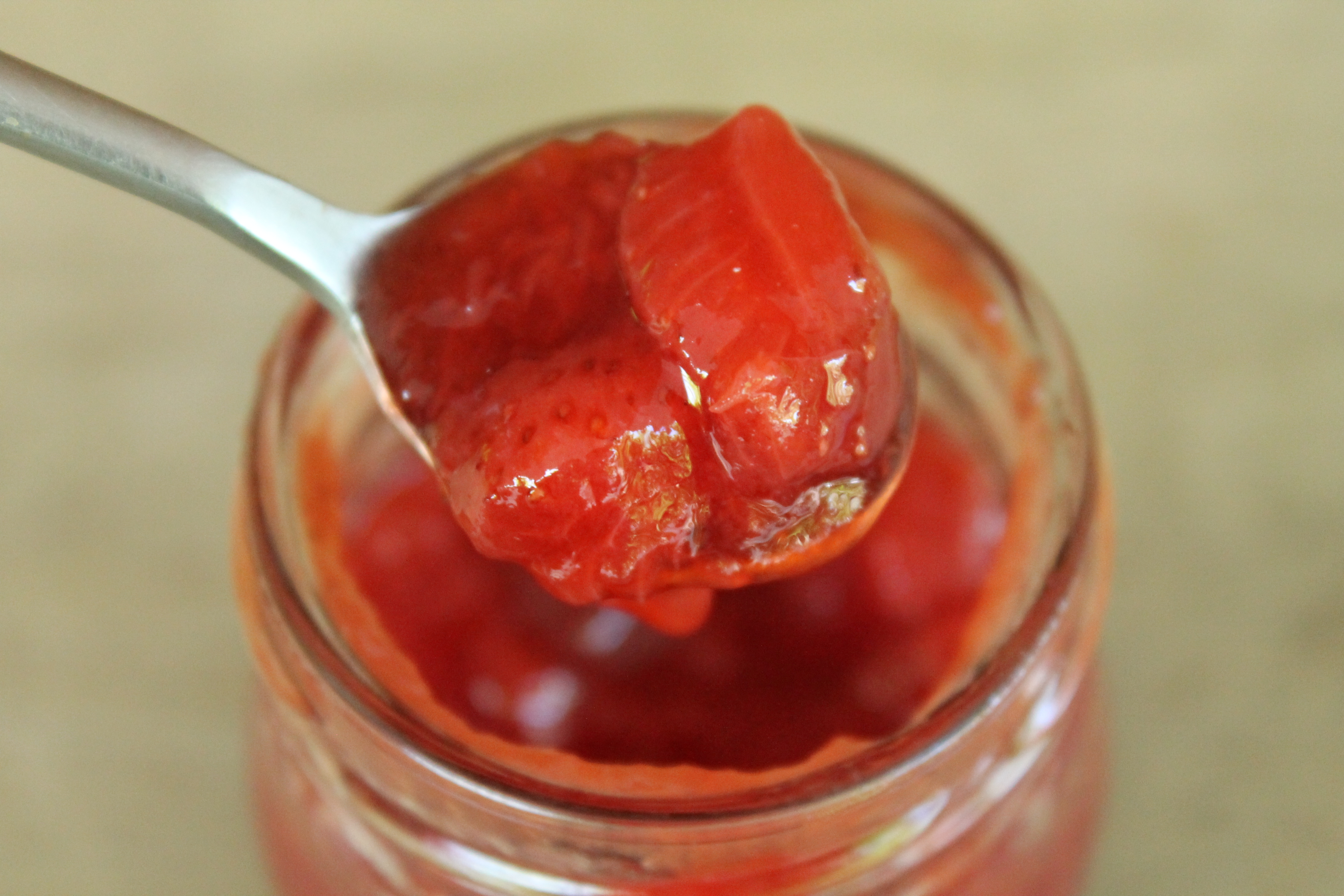 MANON & MAX - Confiture de fraises confinées déconfinées (cuillère)