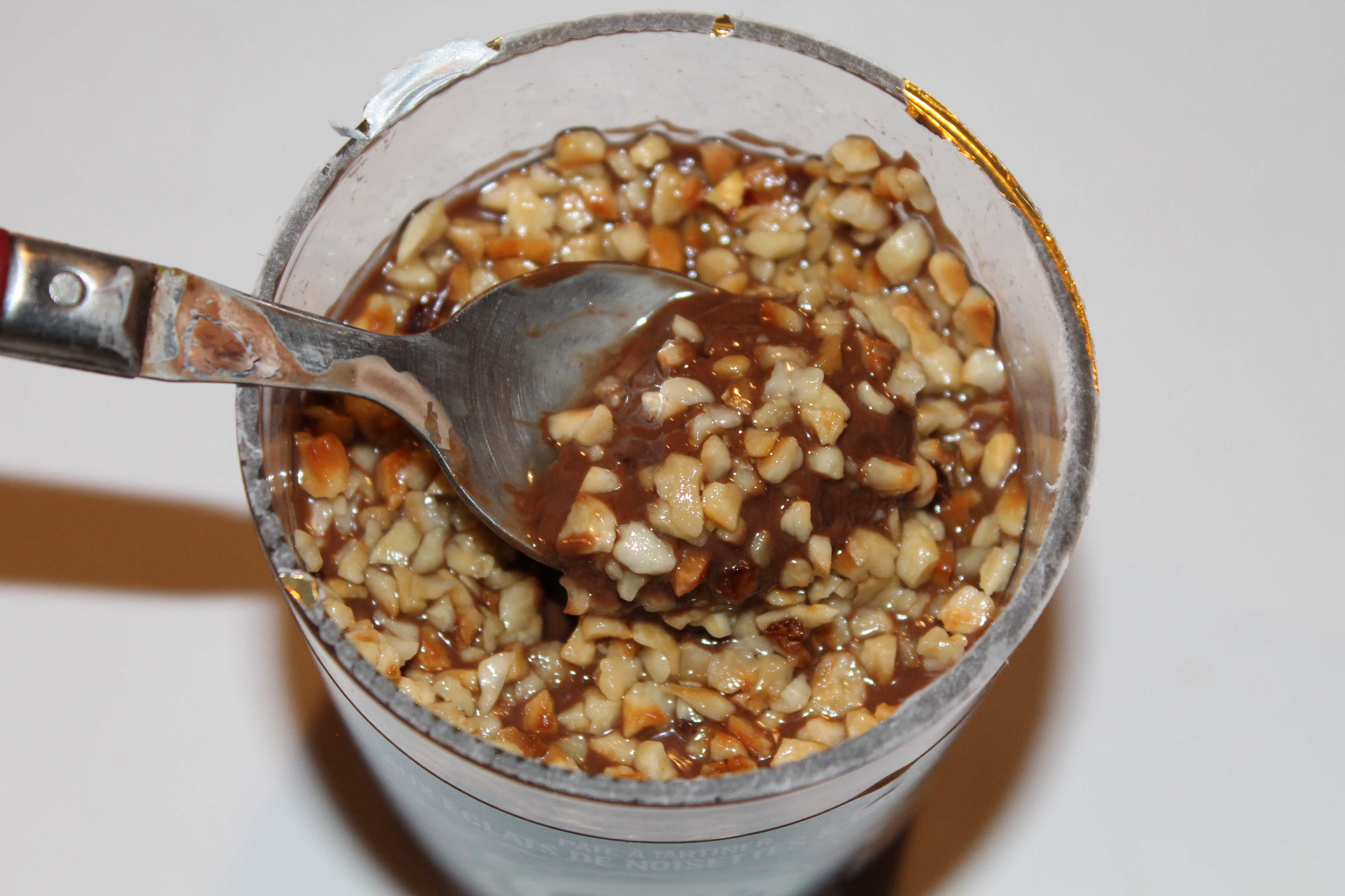 GU - Pâte à tartiner aux éclats de noisettes et cacao 