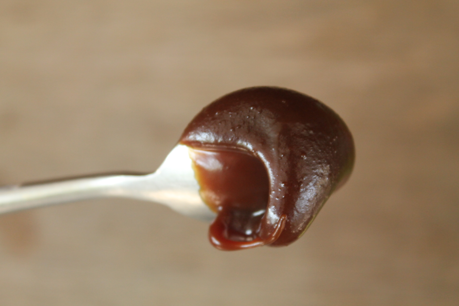CARAMELOOS - Caramel à tartiner chocolat noir cuillère