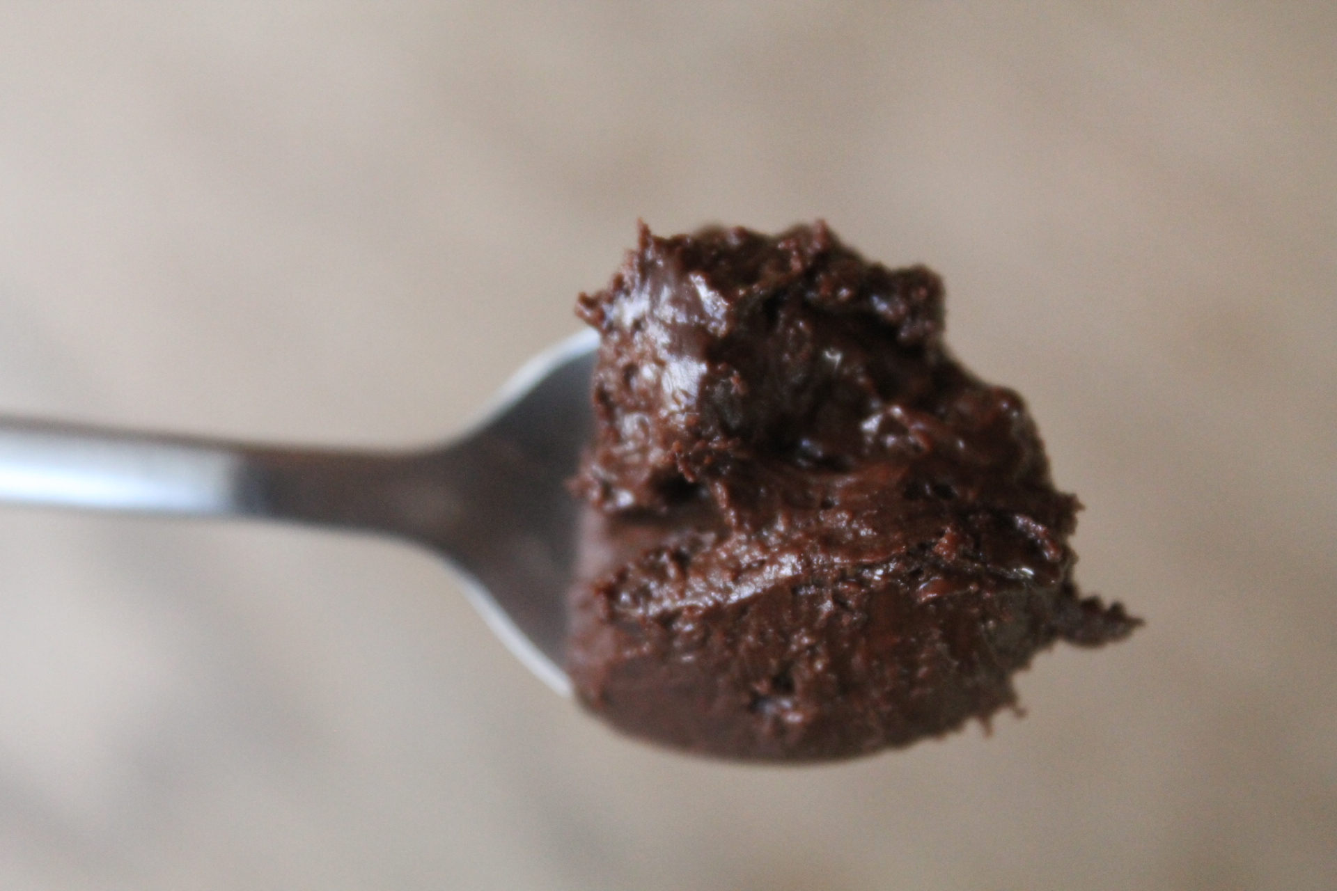 SAVEURS & NATURE – Pâte à tartiner au chocolat noir et à la noisette (cuillère)