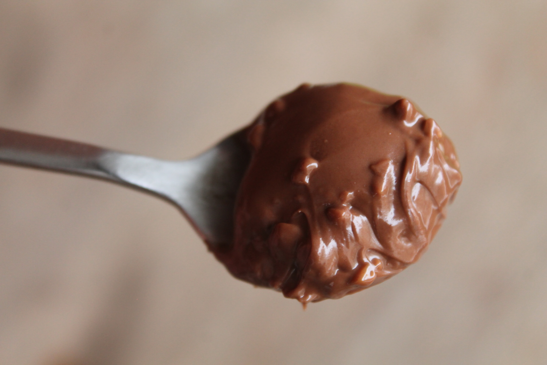 RIGONI DI ASIAGO – NOCCIOLATA CRUNCHY cuillère