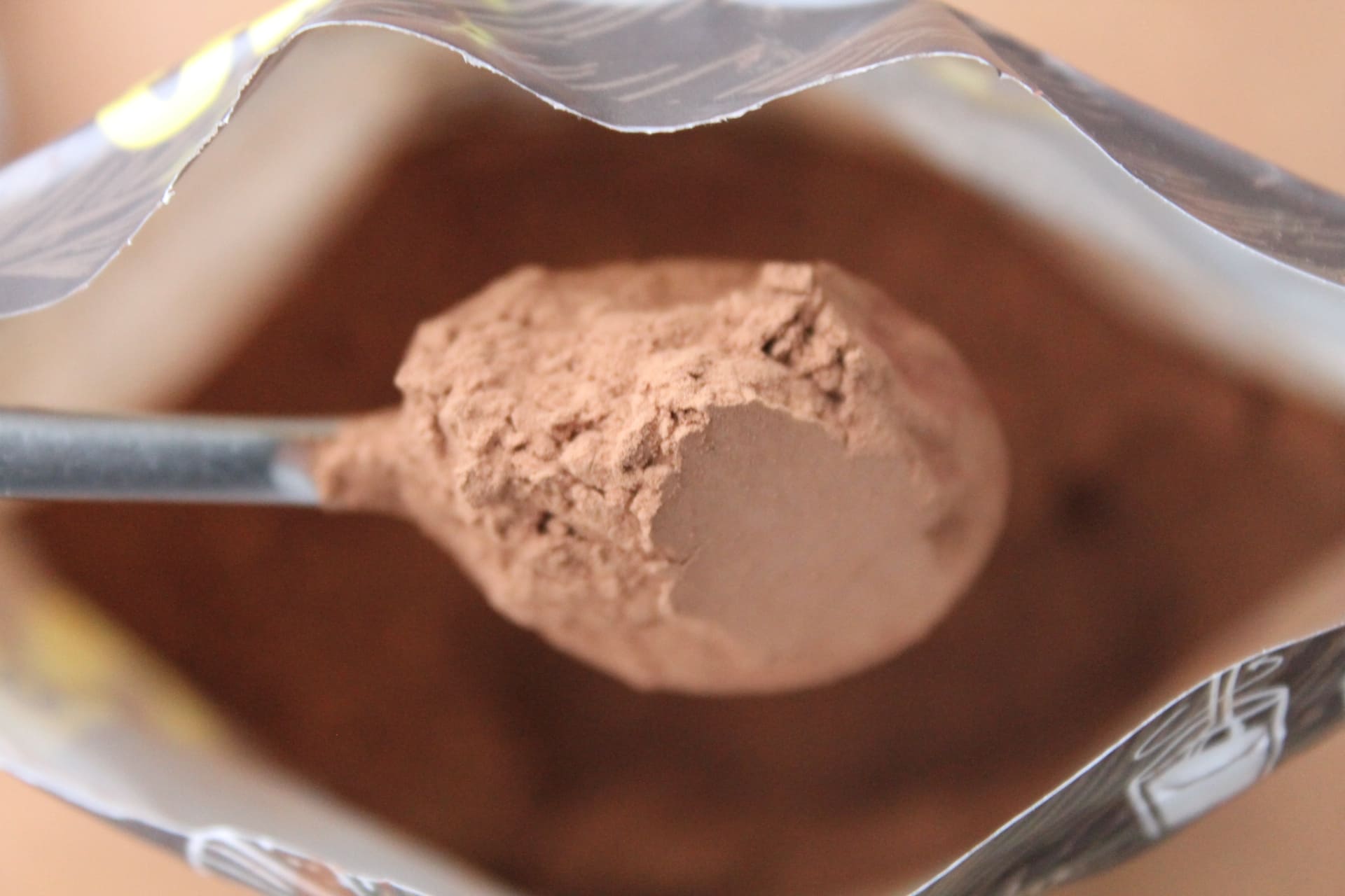 COLA CAO – Poudre de cacao 100 % cuillère 