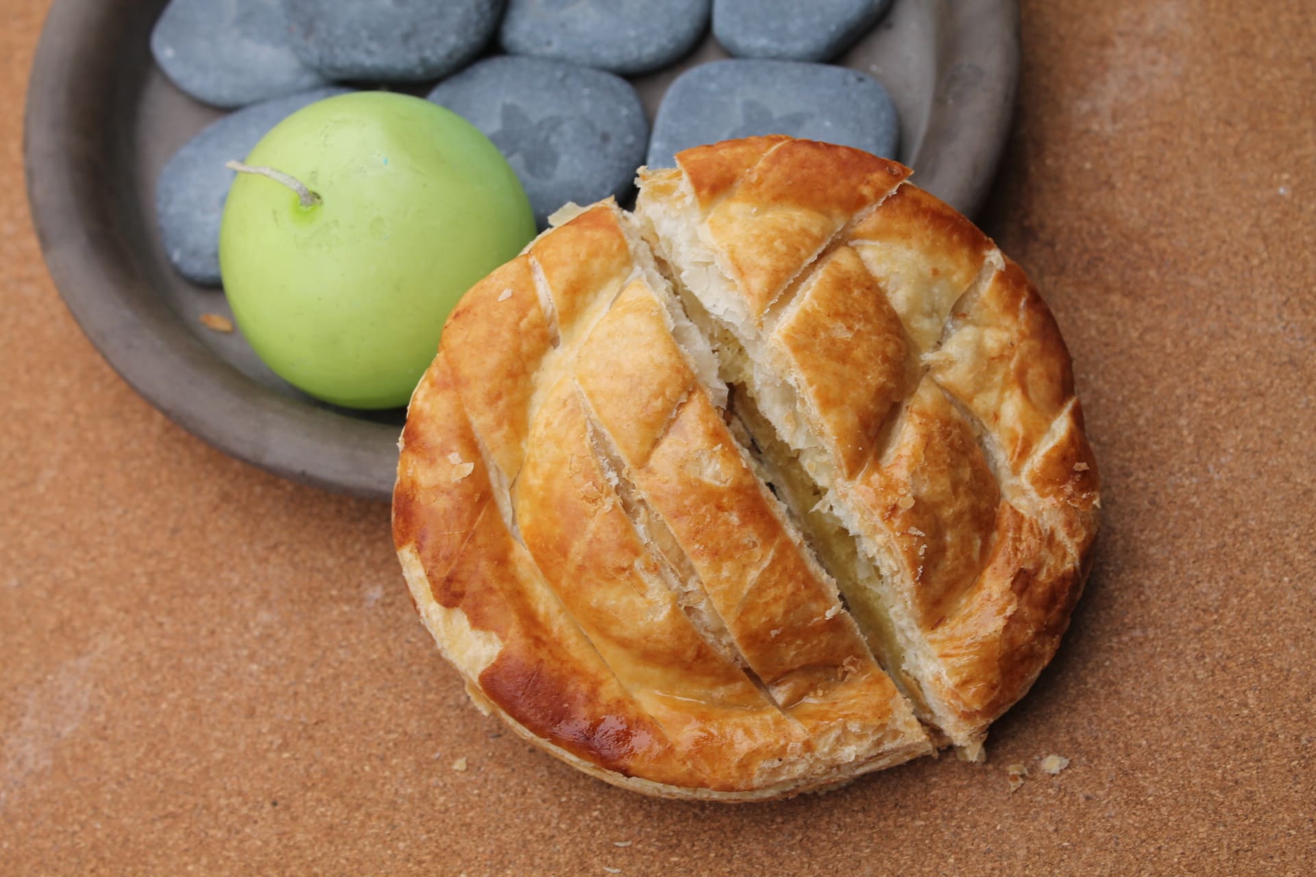 LAND & MONKEYS – Galette crème d’amande individuelle aspect