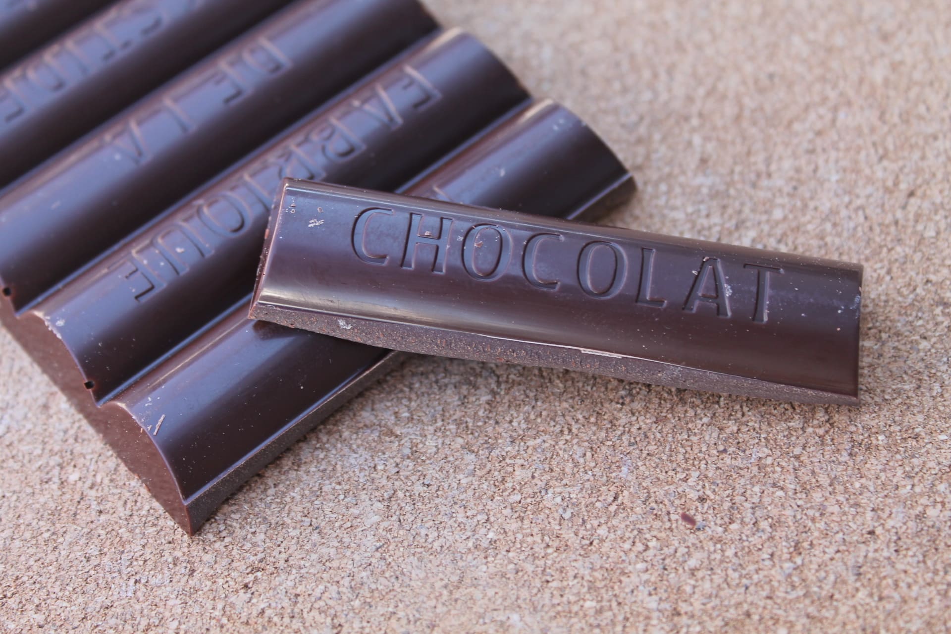 LA FABRIQUE DE CHOCOLAT LA BASTIDE – Tablette 65 % détail 