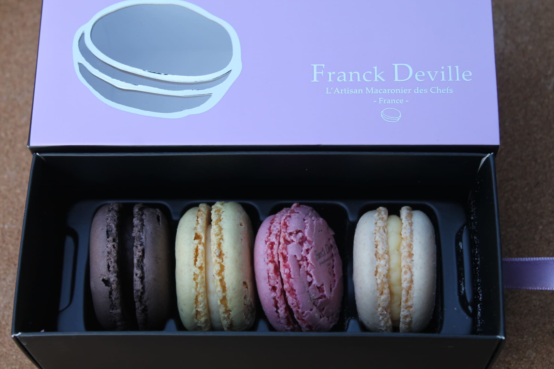 FRANCK DEVILLE  - Coffret de macarons sucrés 4 parfums étui