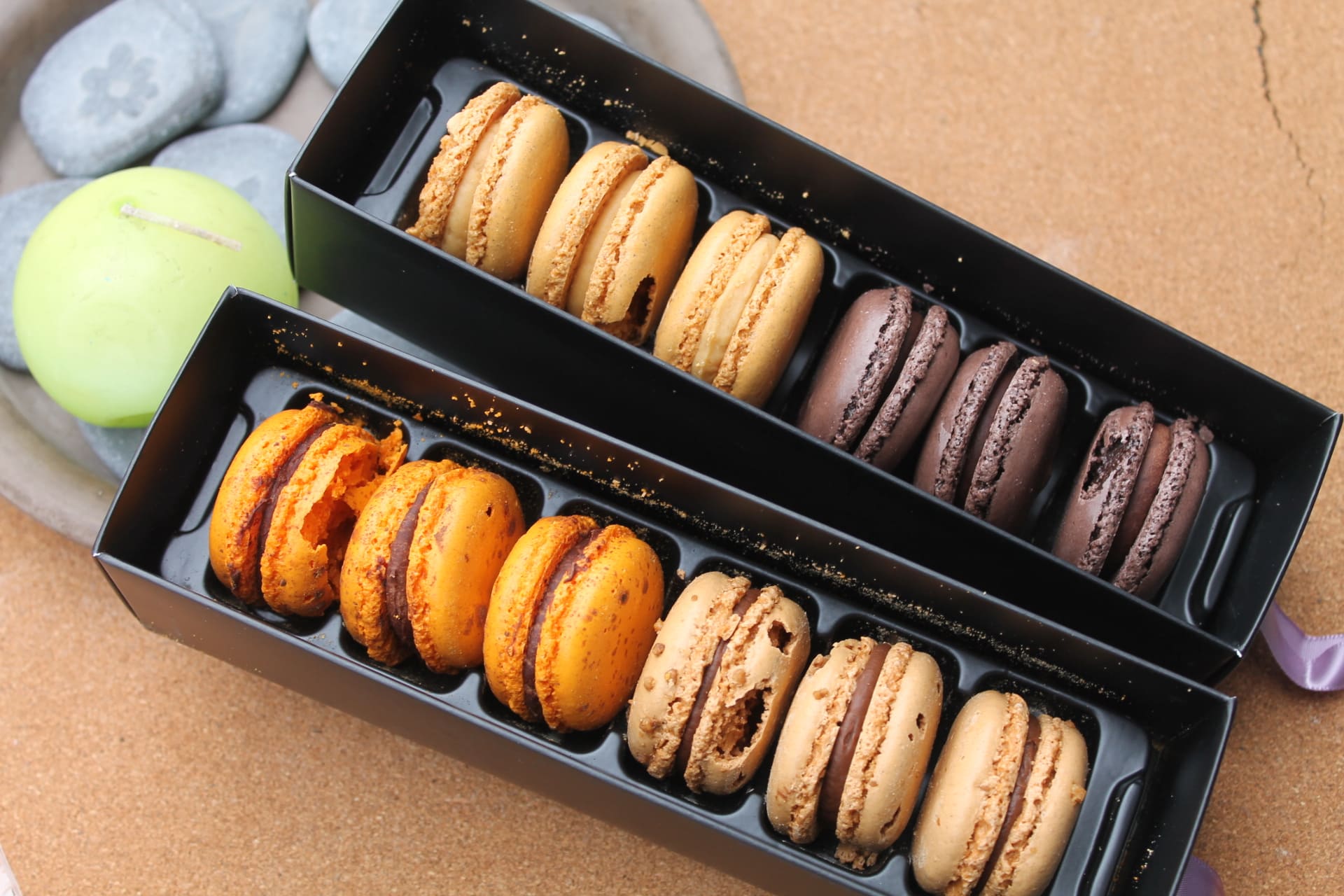 FRANCK DEVILLE – Coffret 12 Macarons sucrés apparence 
