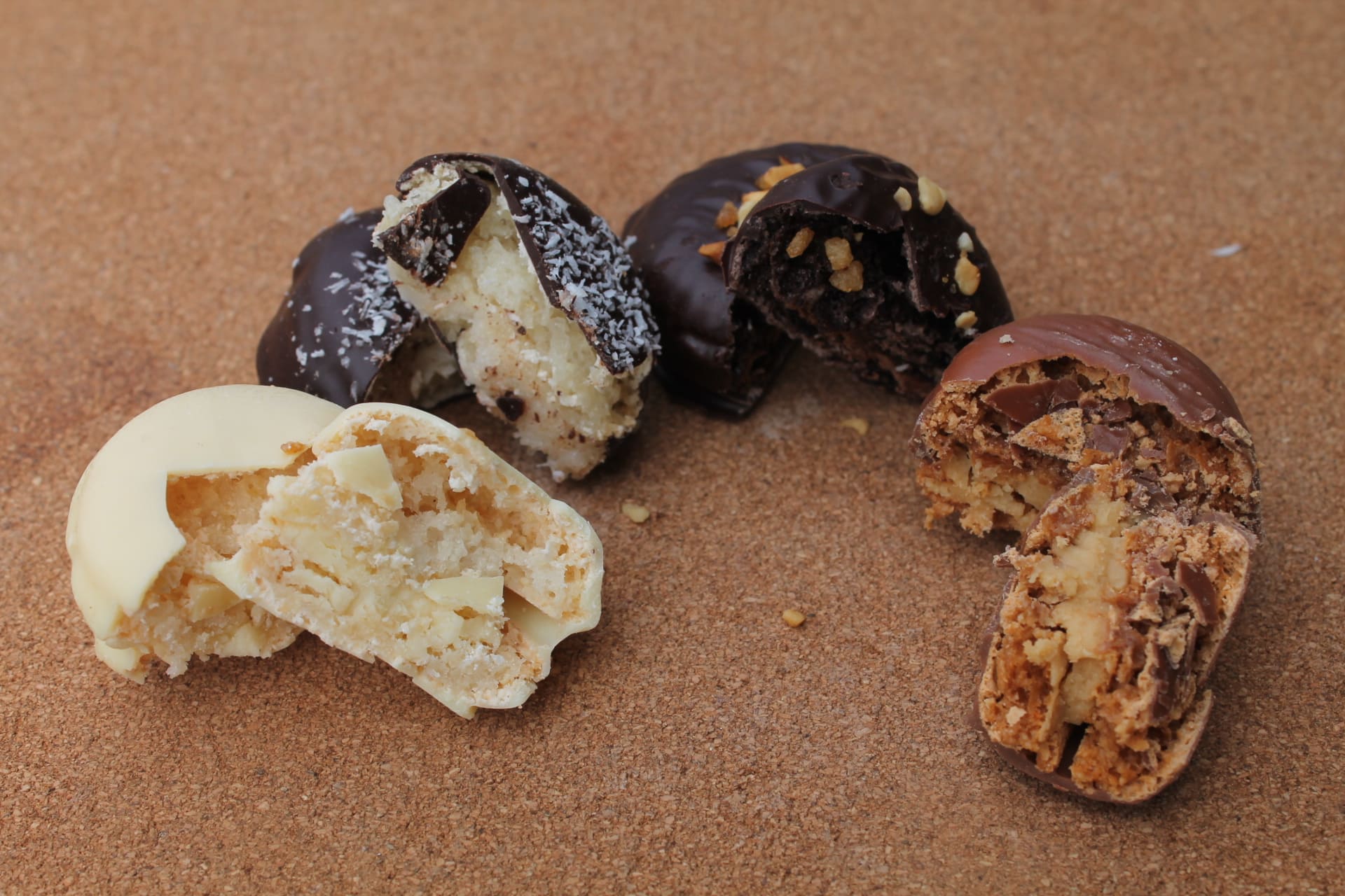 FRANCK DEVILLE – Coffret 12 Macarons enrobés détails 