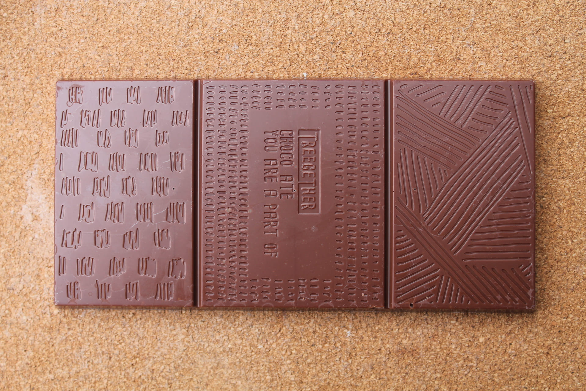 TREEGETHER® – Tablette chocolat au  lait 42 % min. texture