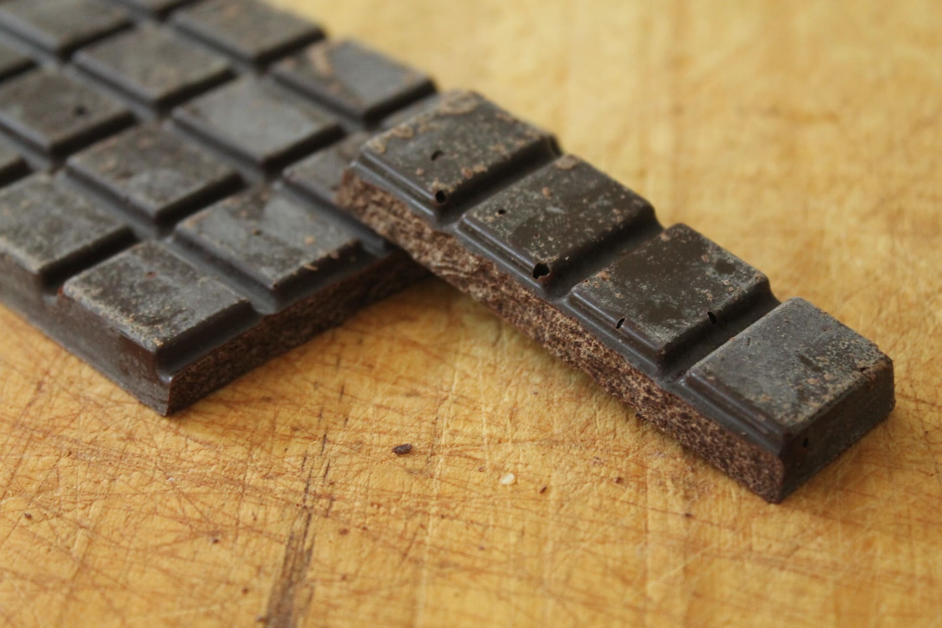 BEAN BAR CHOC – Tablette Chocolat Noir 70 % sureau morceau