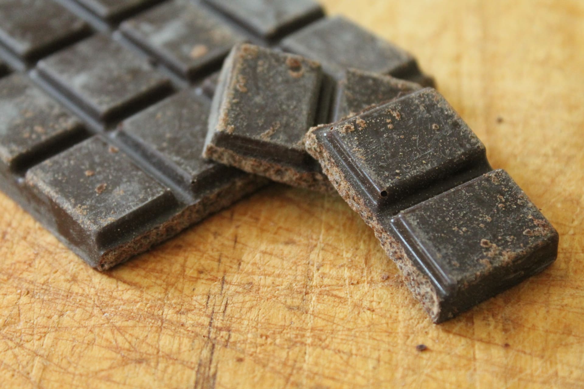 BEAN BAR CHOC – Tablette Chocolat noir 65 % Légèrement Rosé morceaux