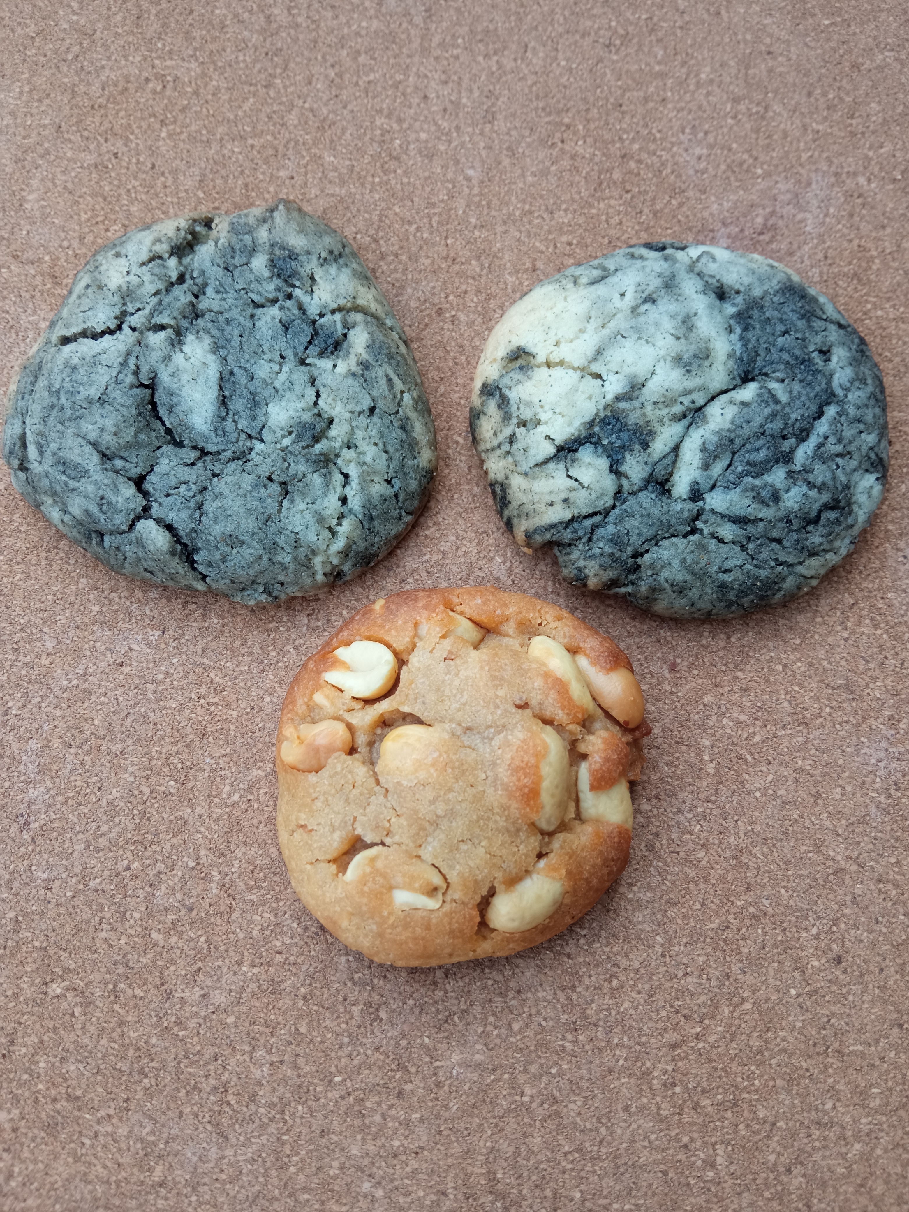 EYTAN DE POITIERS – Cookies au Sésame Noir / Cacahuète