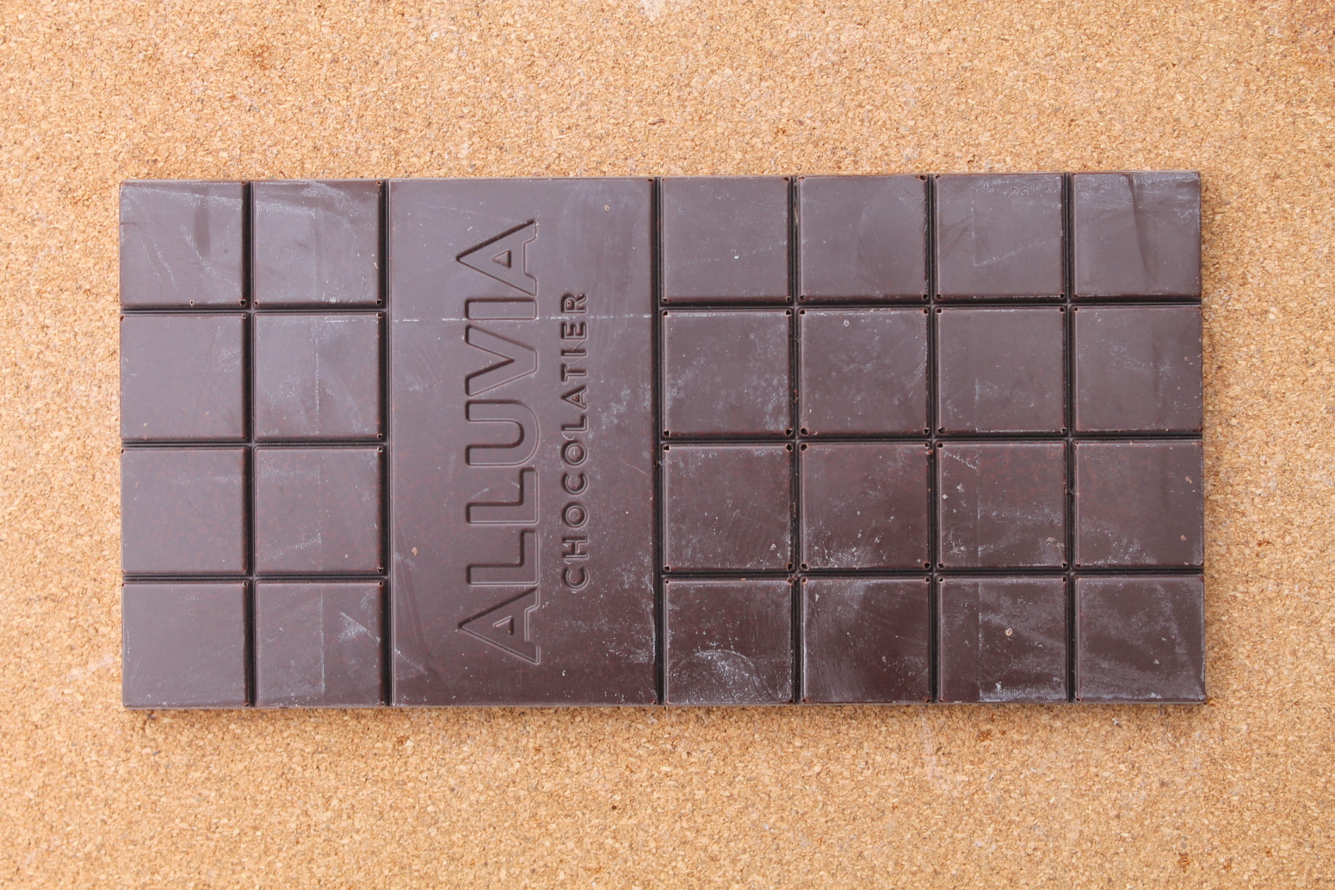 ALLUVIA® - Dark Chocolate 100 % aspect