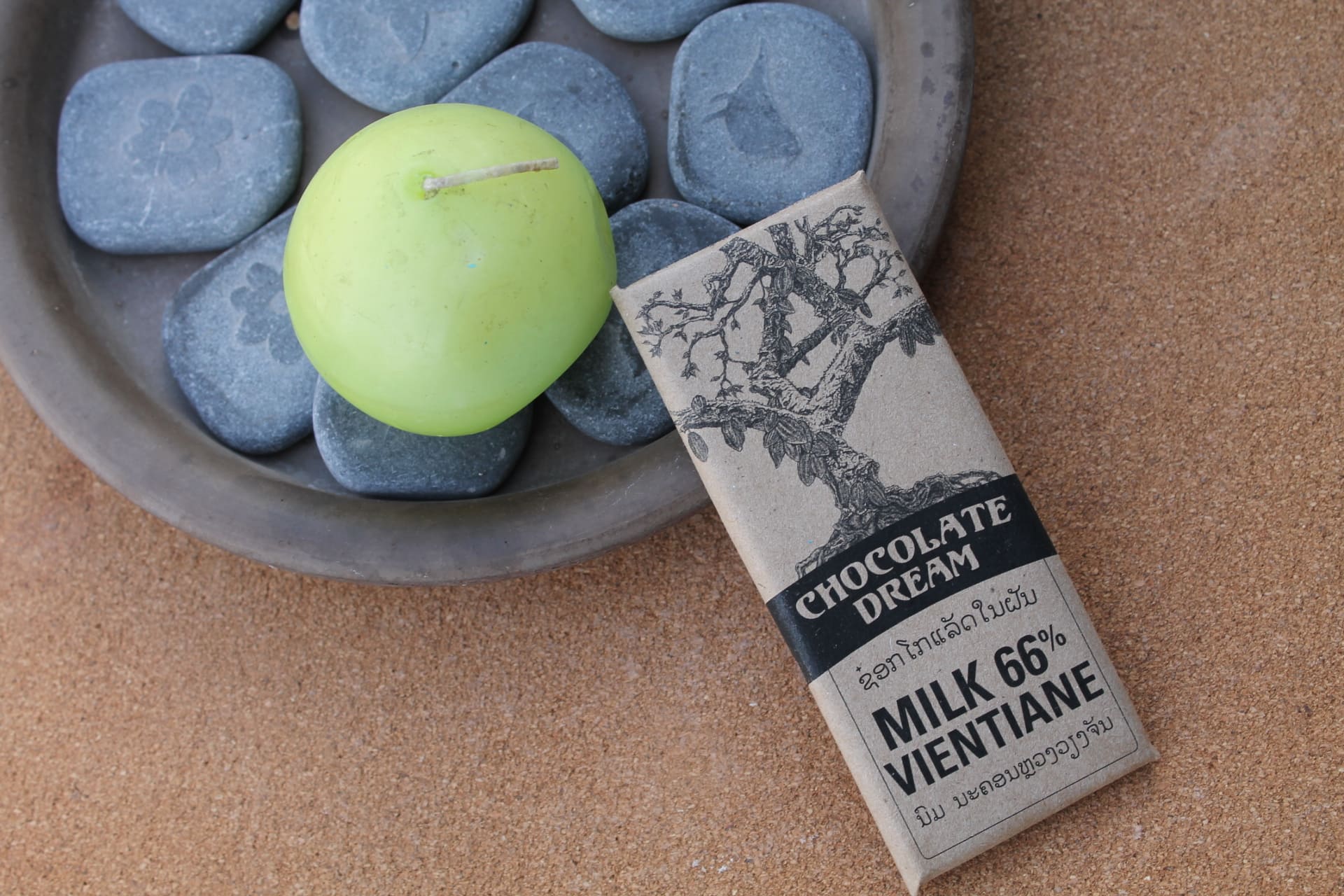 A CHOCOLATE DREAM BY MICKAEL – Milk 66 % Vientiane