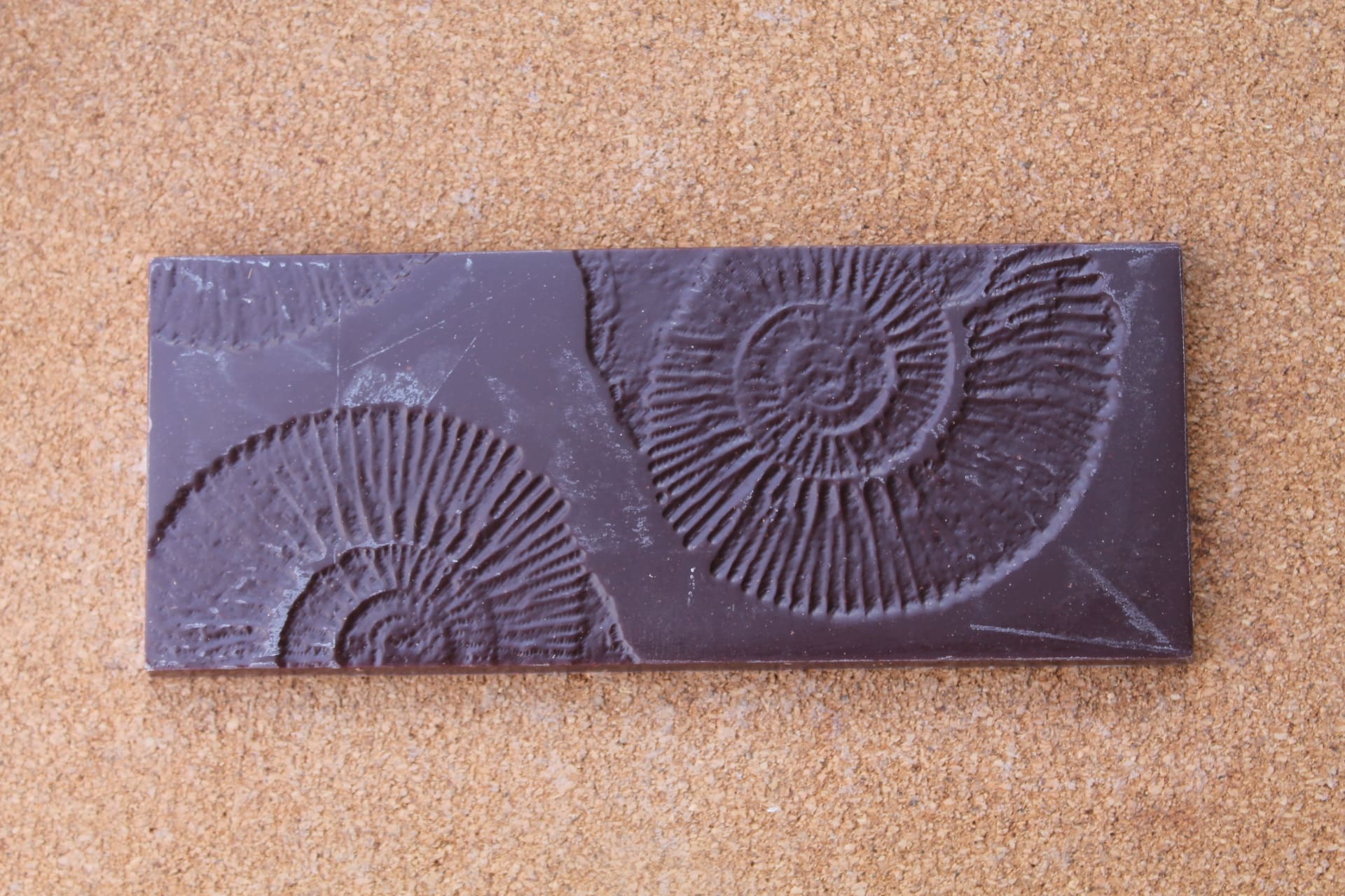 A CHOCOLATE DREAM BY MICKAEL – Milk 66 % Vientiane aspect
