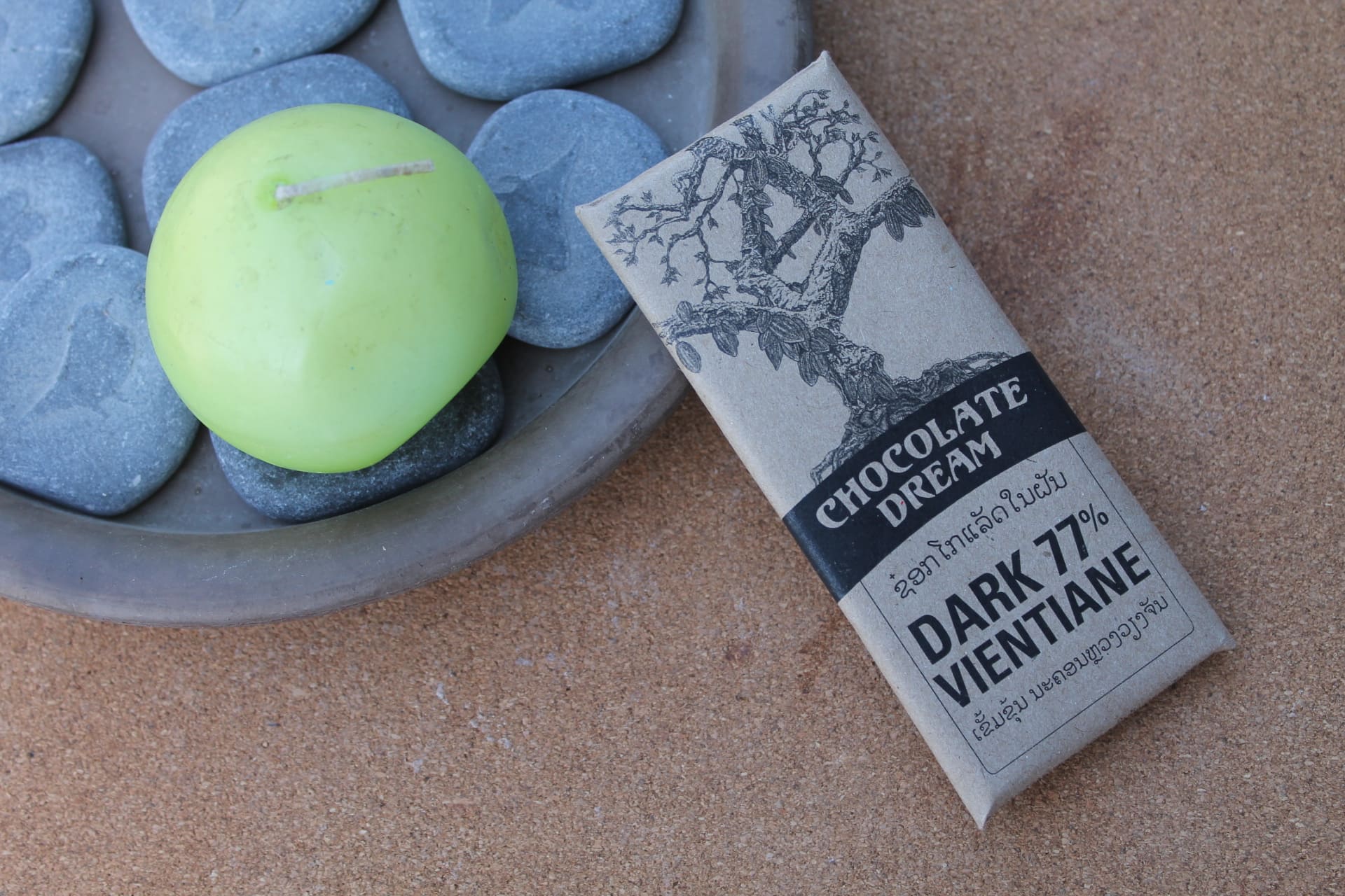A CHOCOLATE DREAM BY MICKAEL – Dark 77 % Vientiane