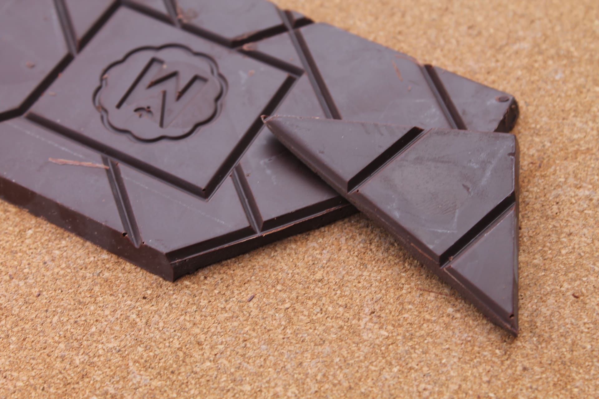 MAROU – Tablette chocolat noir 100 % Pur Vietnam morceaux 