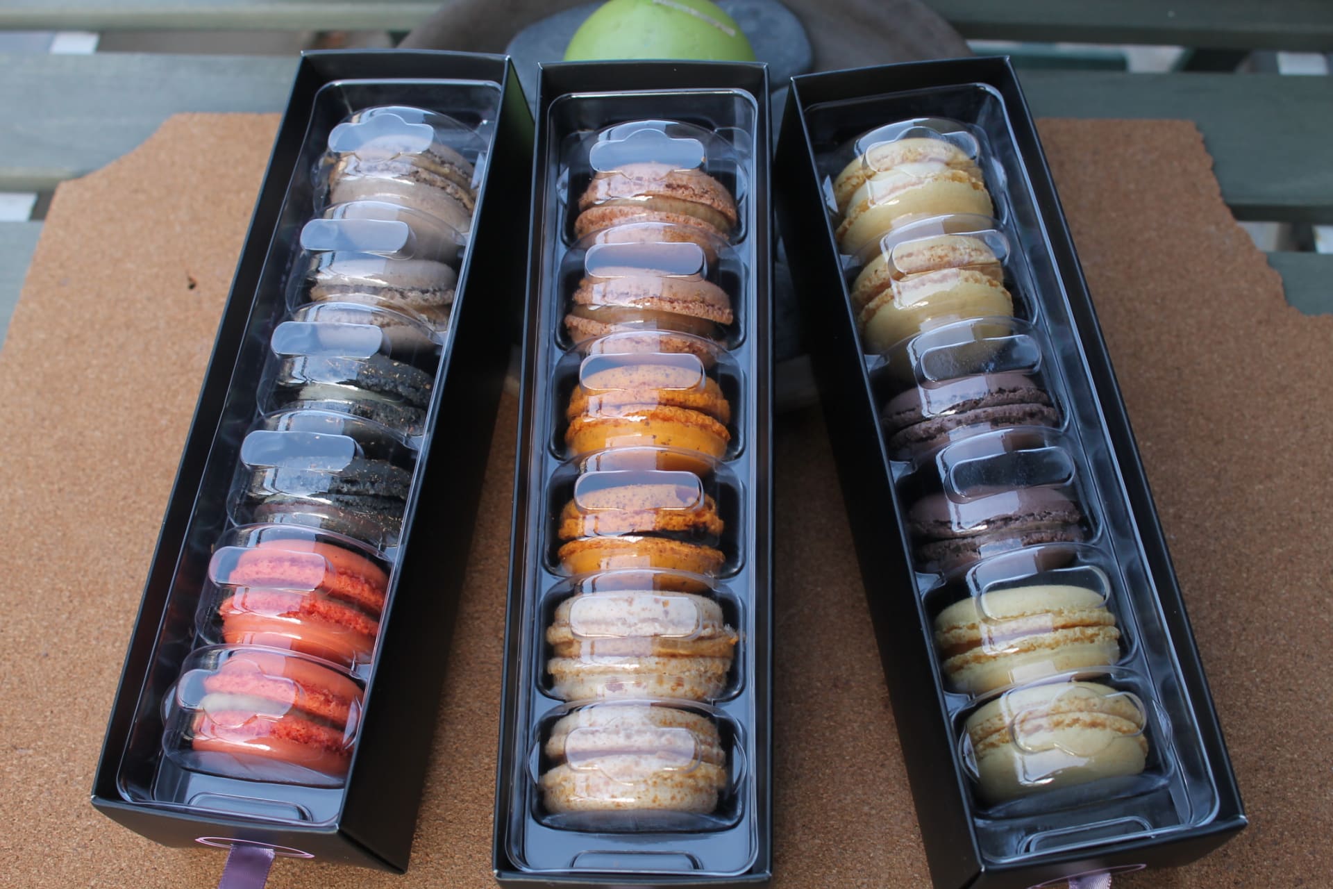 FRANCK DEVILLE – Coffret 18 Macarons Salés/Sucrés protection 