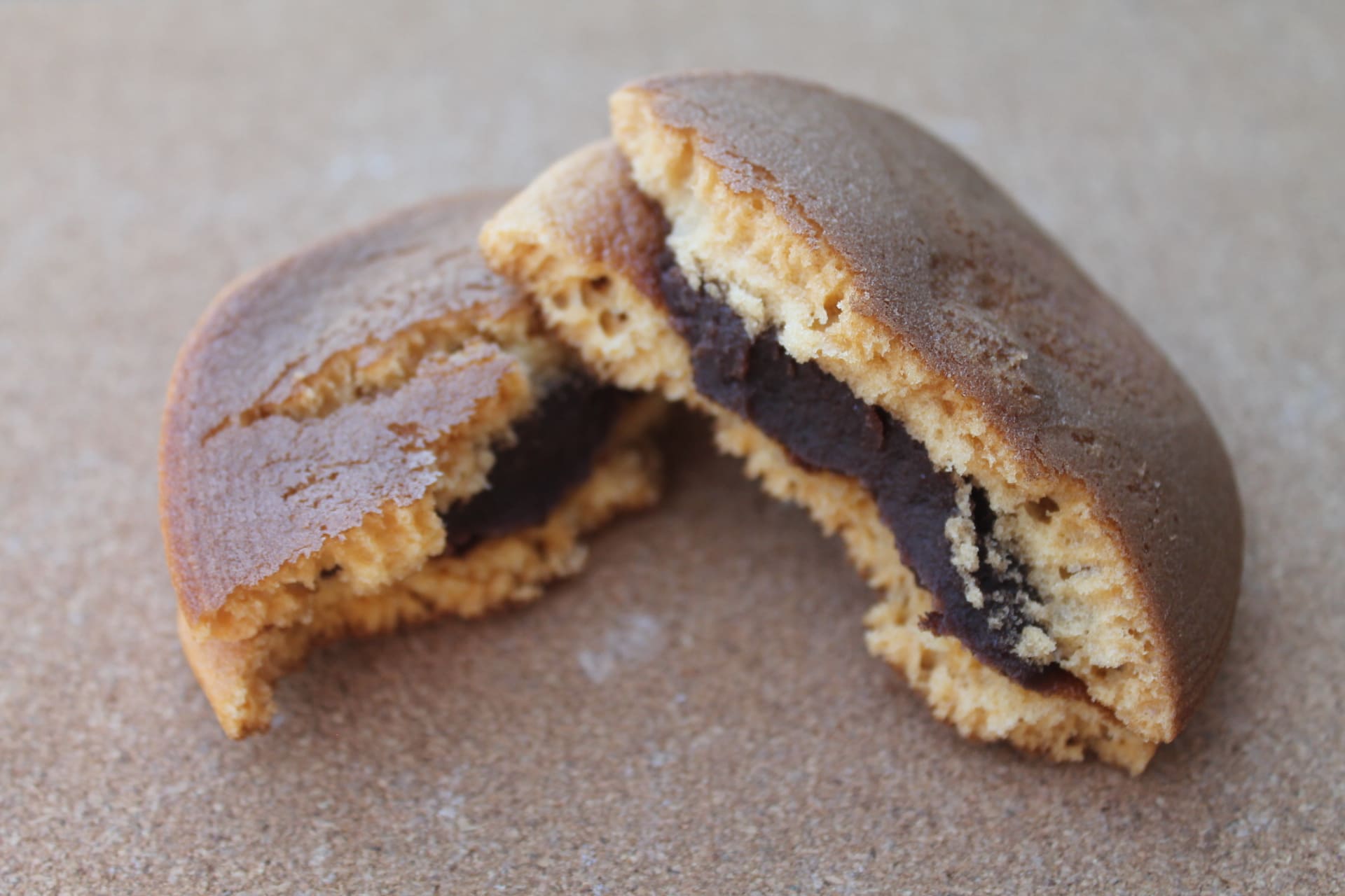 HIYOSHI  – DORAYAKIS au chocolat détail 