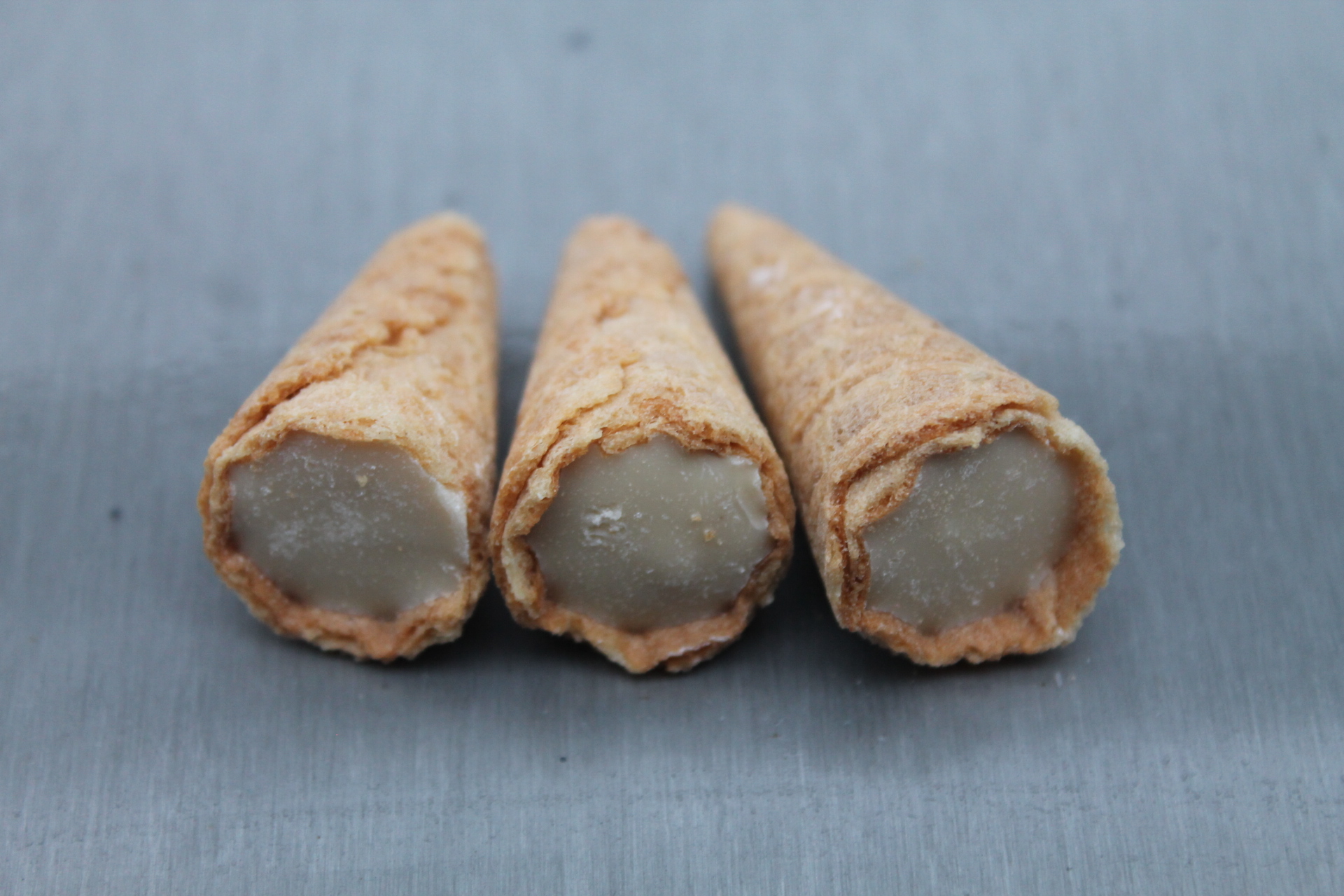 Bitecone™ - Mini Cônes fourrés au chocolat blanc