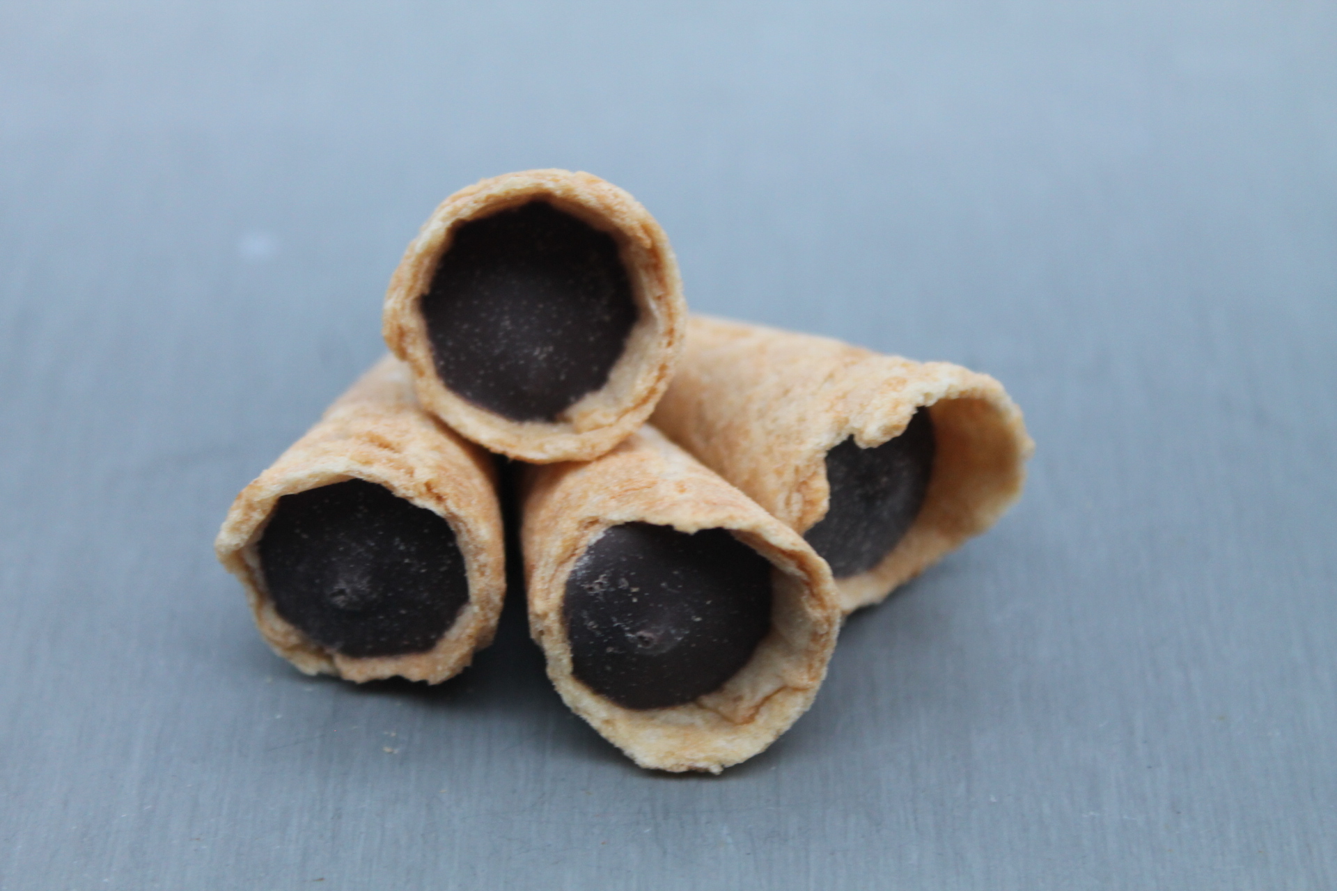 Bitecone™ - Mini Cônes fourrés au chocolat noir