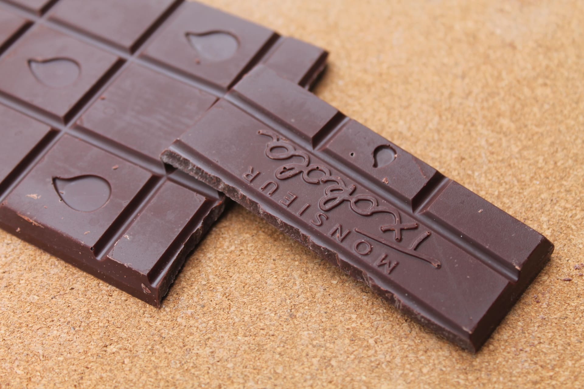 MONSIEUR TXOKOLA – Tablette Chocolat noir Pérou 70 % morceaux 