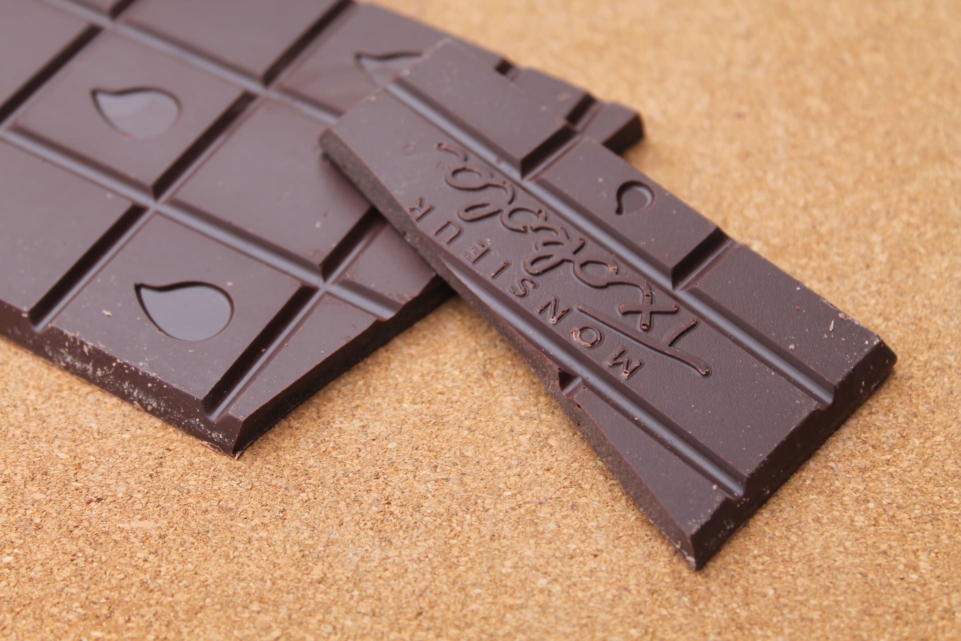 MONSIEUR TXOKOLA – Tablette Chocolat noir Cameroun  74 % morceaux