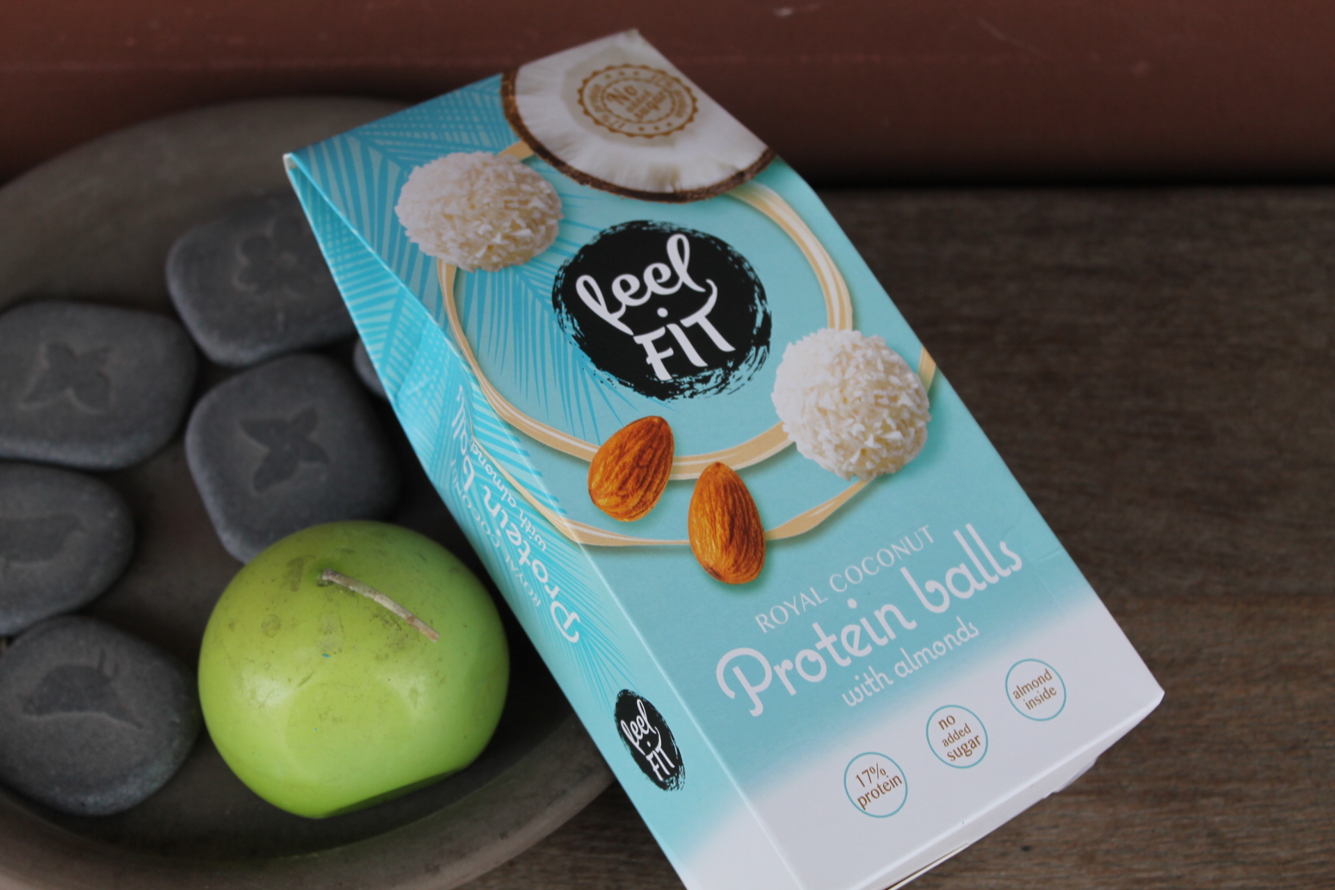 FEEL FIT – Royal Coconut Protein Balls with Almonds 