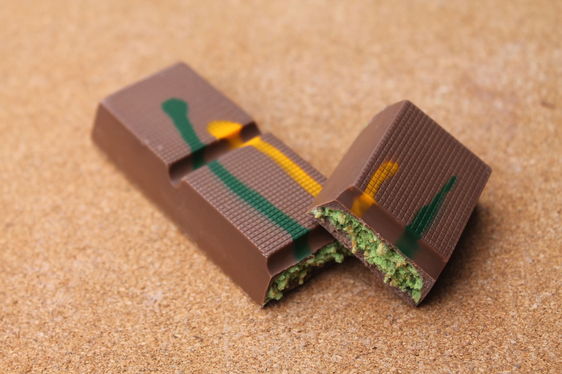 REALMIX® DUBAI BAR – Pistachio Kadayif Bar morceau