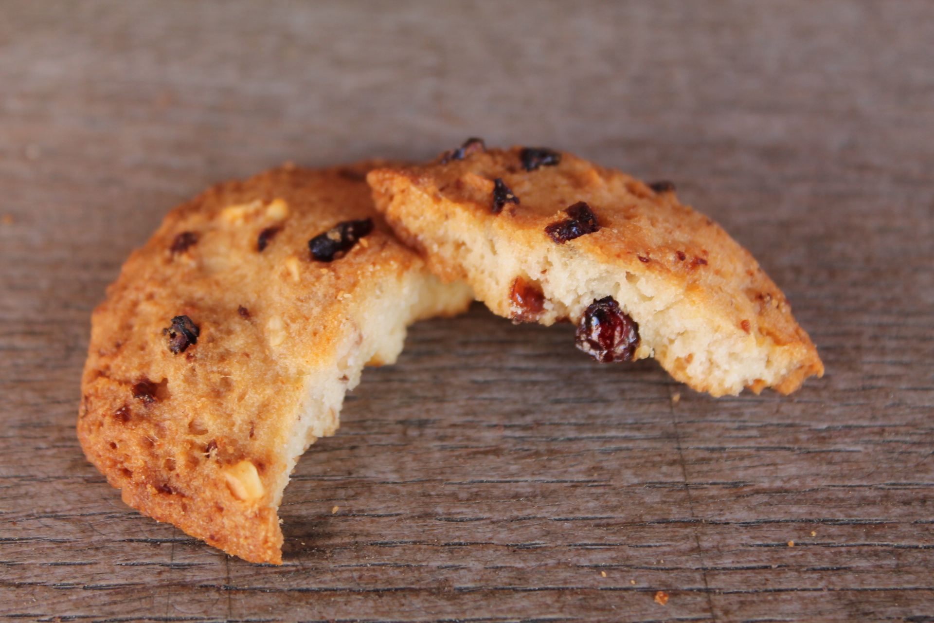 MIOUM - Cookies cranberries/éclats d'amandes détails