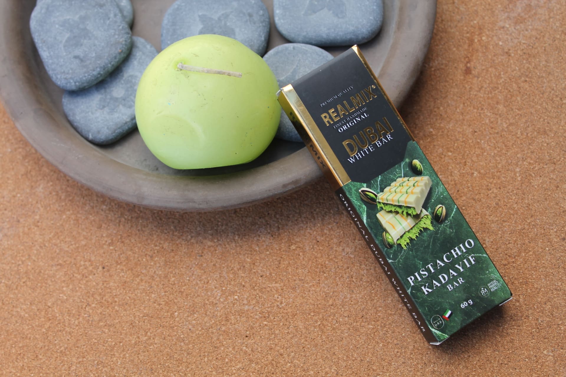 REALMIX® DUBAI BAR – Pistachio Kadayif White Bar REALMIX® DUBAI BAR – Pistachio Kadayif White Bar