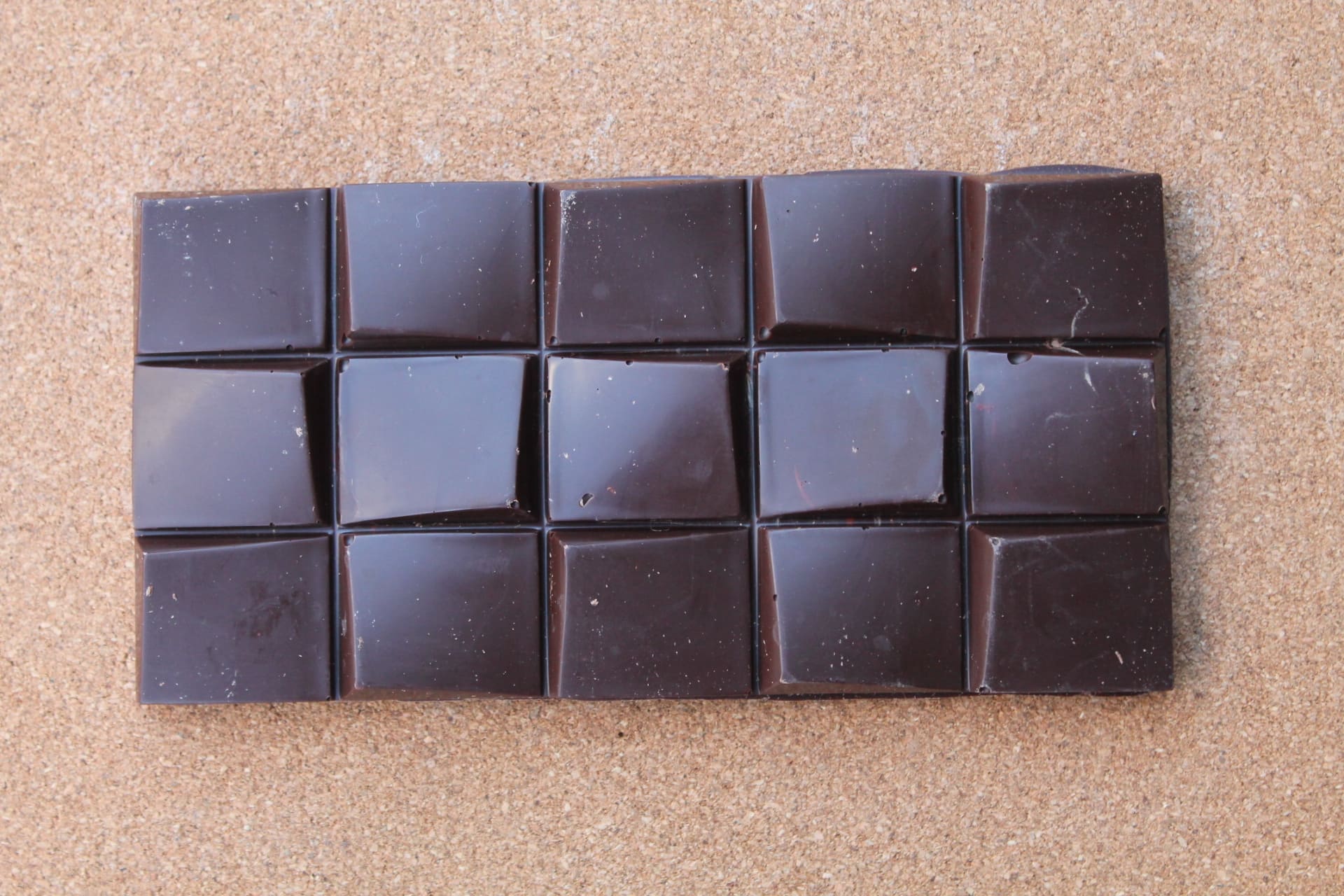 CHOCOLATERIE OCCITANE – Tablette Chocolat Noir 80 % Grand Cru Bio Ouganda aspect général 